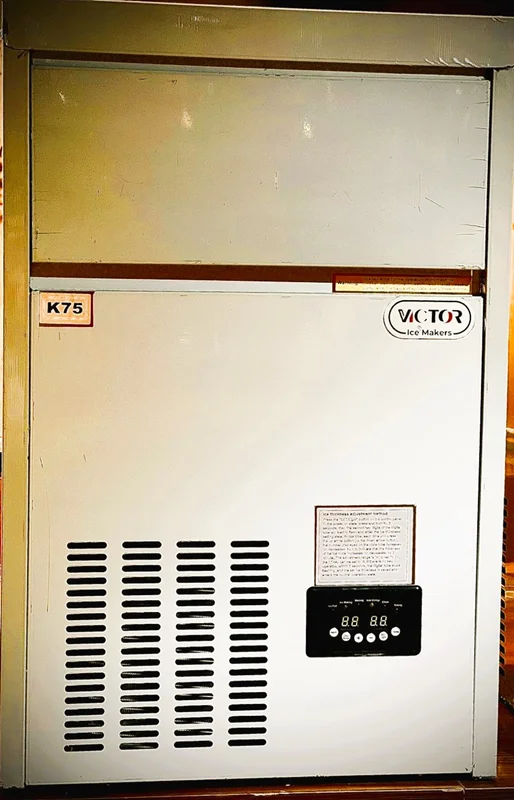 یخ ساز 75 کیلویی مکعبی ویکتور - VICTOR K75